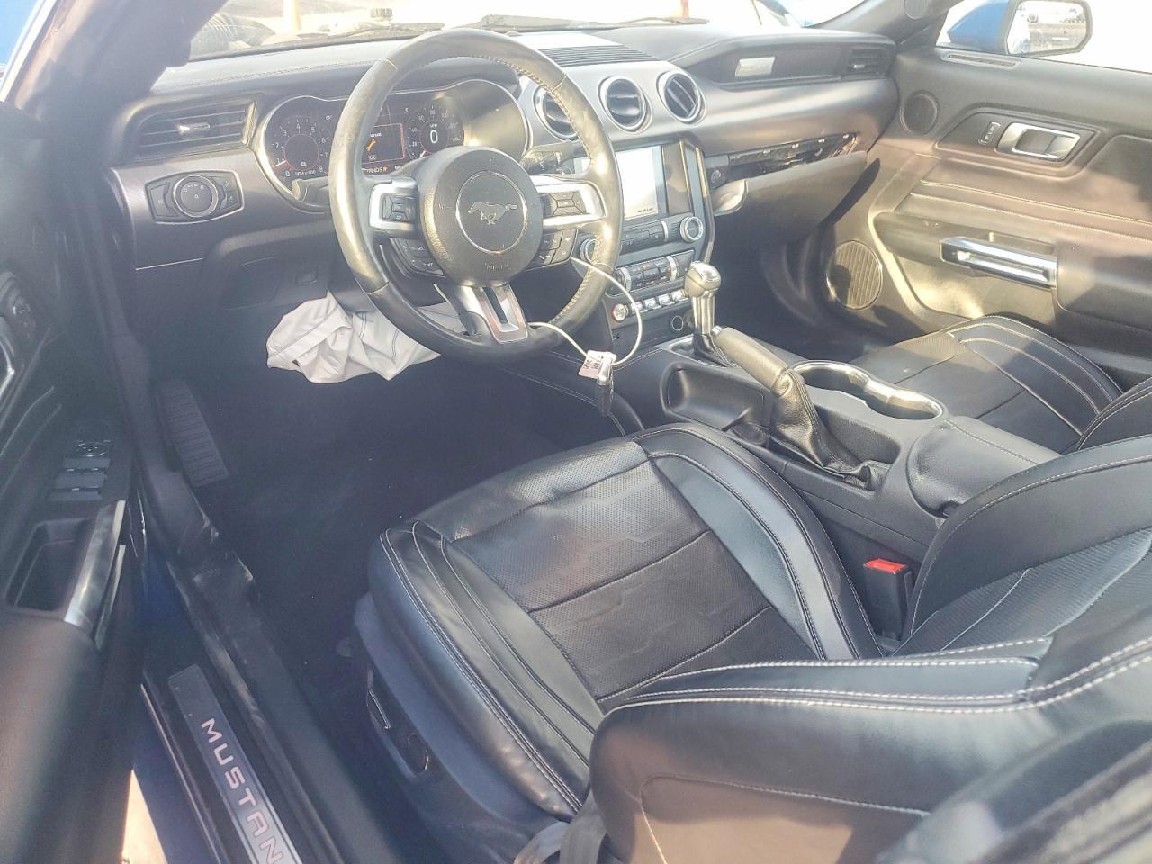 2019 Ford Mustang - zdjęcie 8