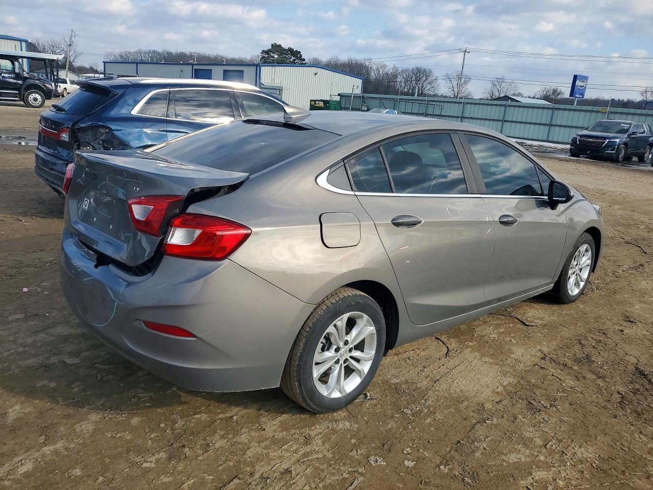 2019 Chevrolet Cruze Lt - zdjęcie 3