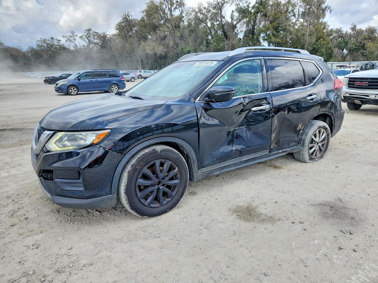 2019 Nissan Rogue Sv - zdjęcie główne