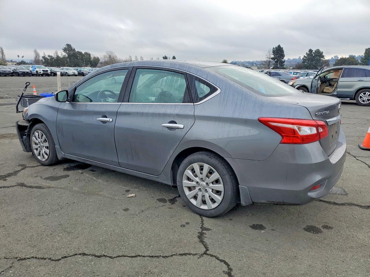 2016 Nissan Sentra S - zdjęcie 2