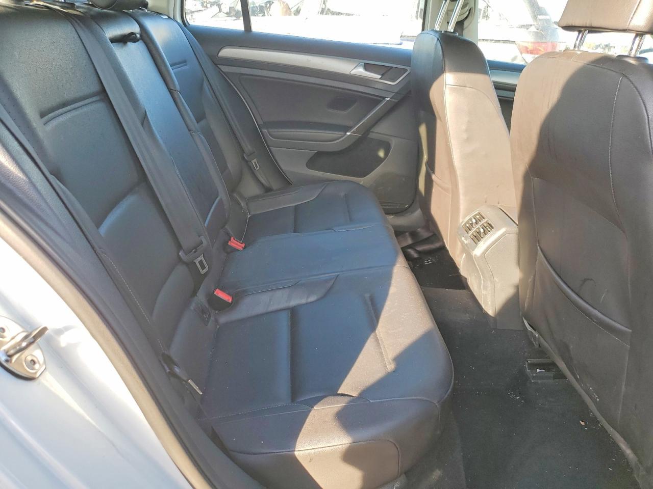 2015 Volkswagen Golf Sportwagen Tdi S - zdjęcie 10