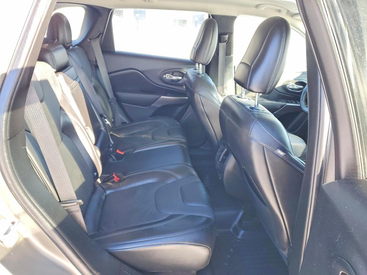 2019 Jeep Cherokee Limited - zdjęcie 10