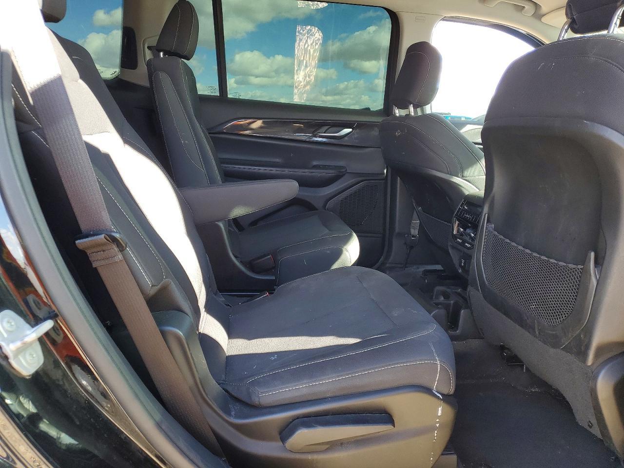 2023 Jeep Grand Cherokee L Laredo - zdjęcie 11