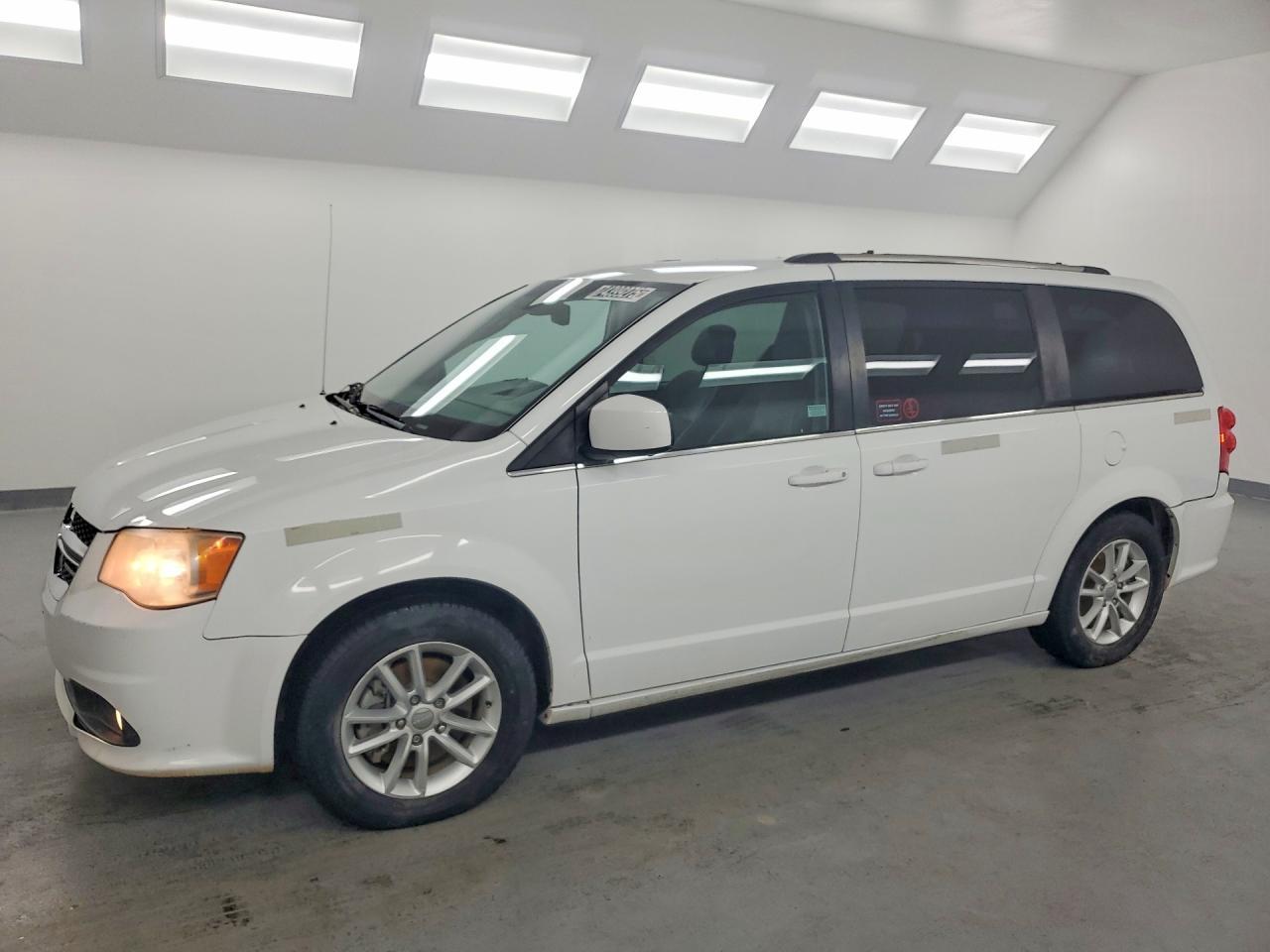 2019 Dodge Grand Caravan Sxt - zdjęcie główne