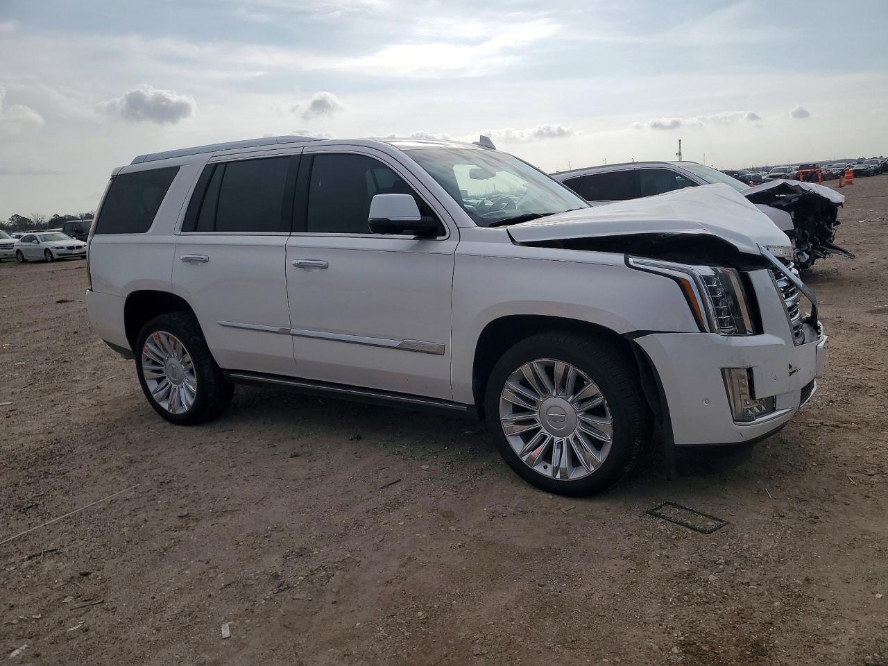 2019 Cadillac Escalade Platinum - zdjęcie 4