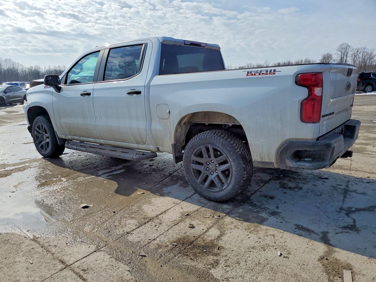 2021 Chevrolet Silverado K1500 Trail Boss Custom - zdjęcie 2