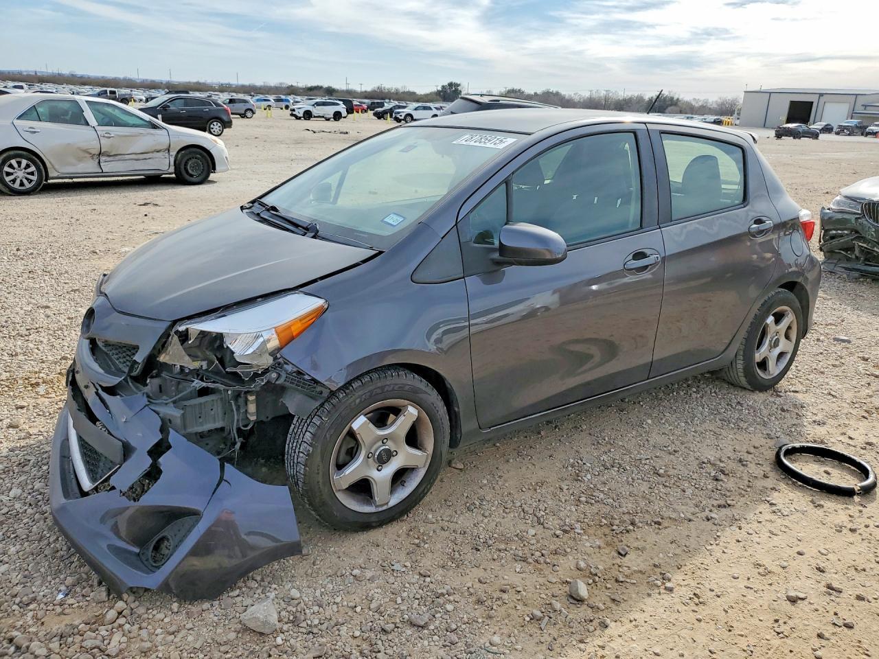 2014 Toyota Yaris 5-Door Se - zdjęcie główne