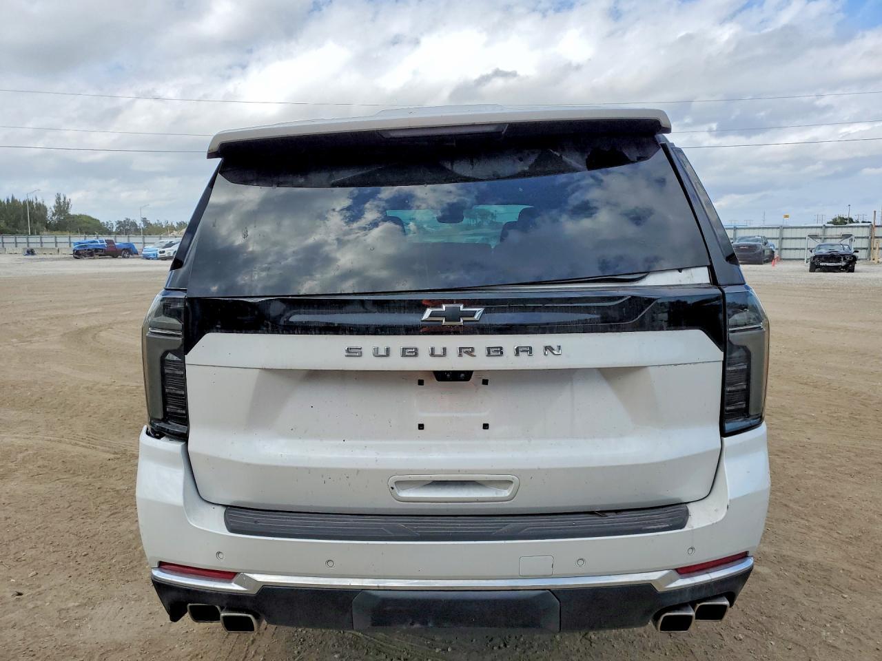 2025 Chevrolet Suburban K1500 High Country - zdjęcie 6