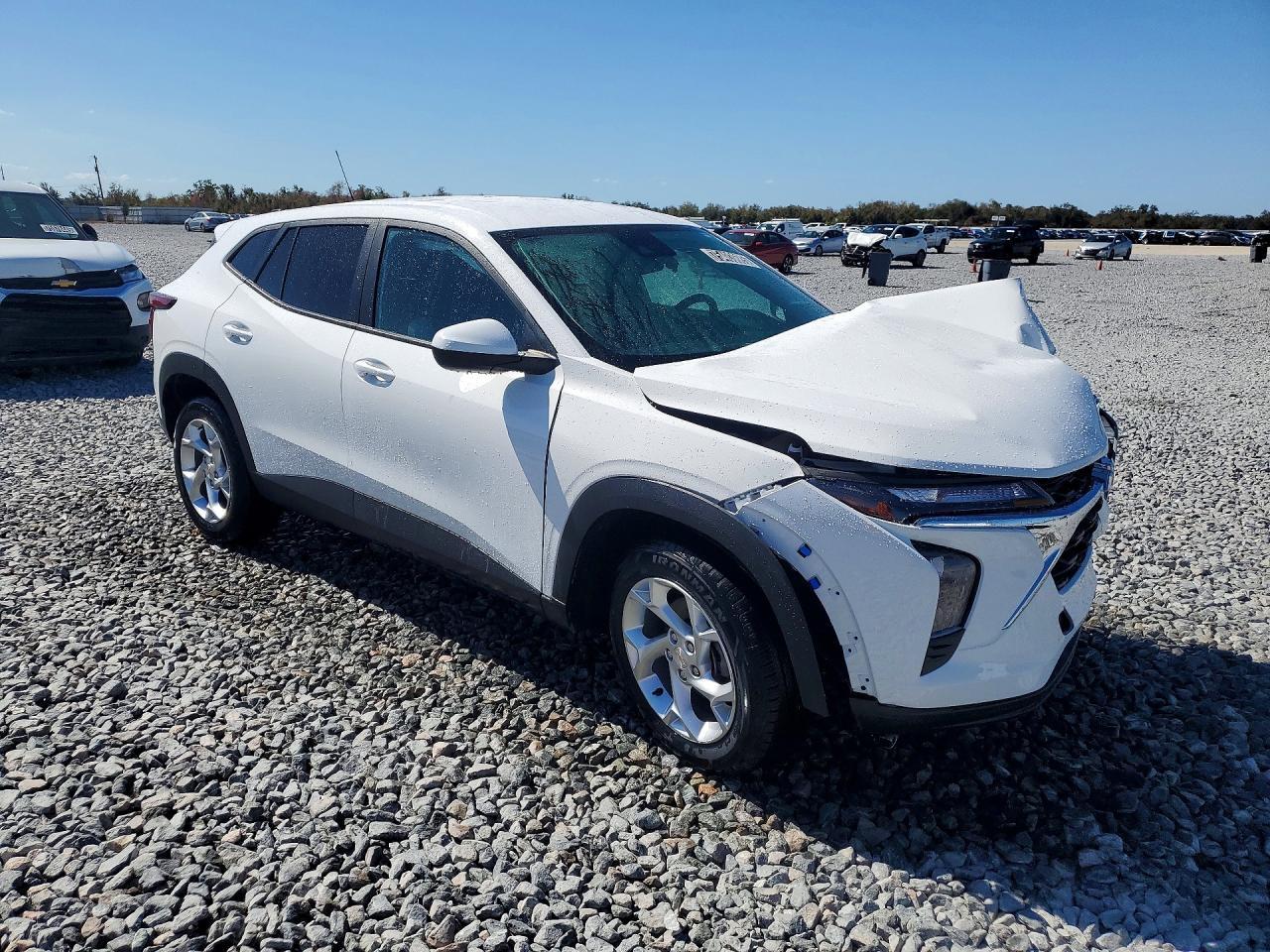 2024 Chevrolet Trax Ls - zdjęcie 4