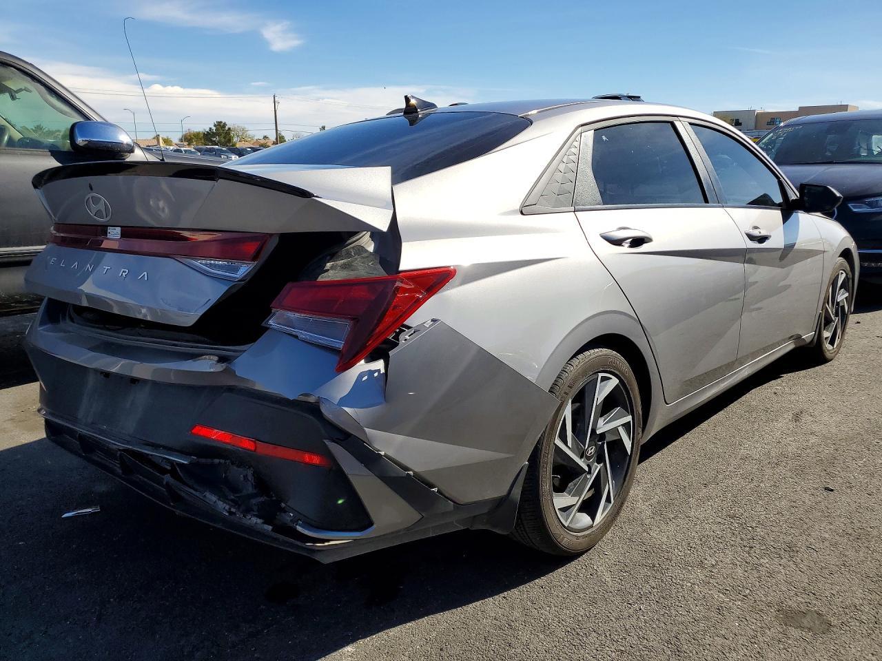 2025 Hyundai Elantra Sel Sport - zdjęcie 3