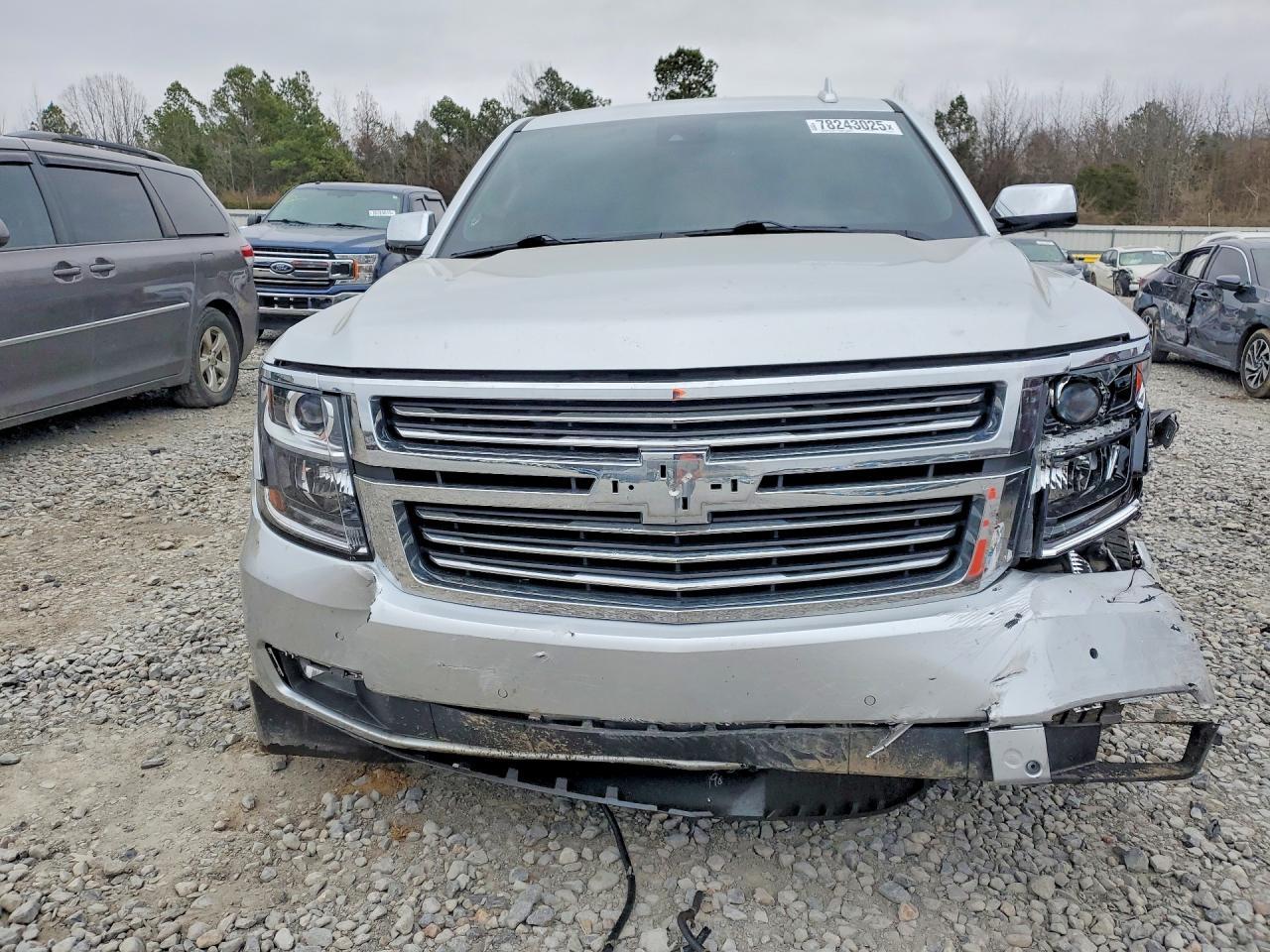 2020 Chevrolet Suburban C1500 Premier - zdjęcie 5
