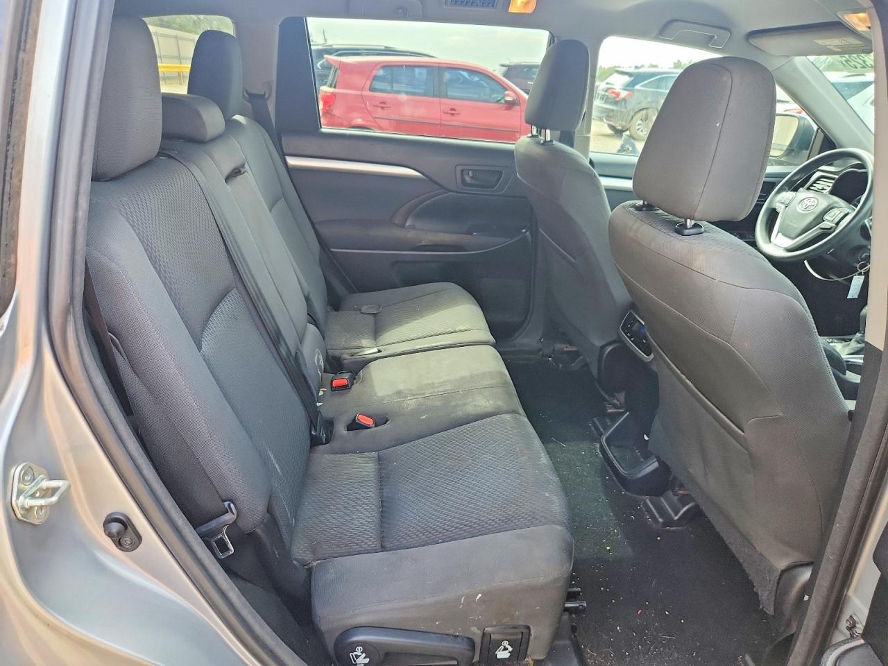 2015 Toyota Highlander Le - zdjęcie 10