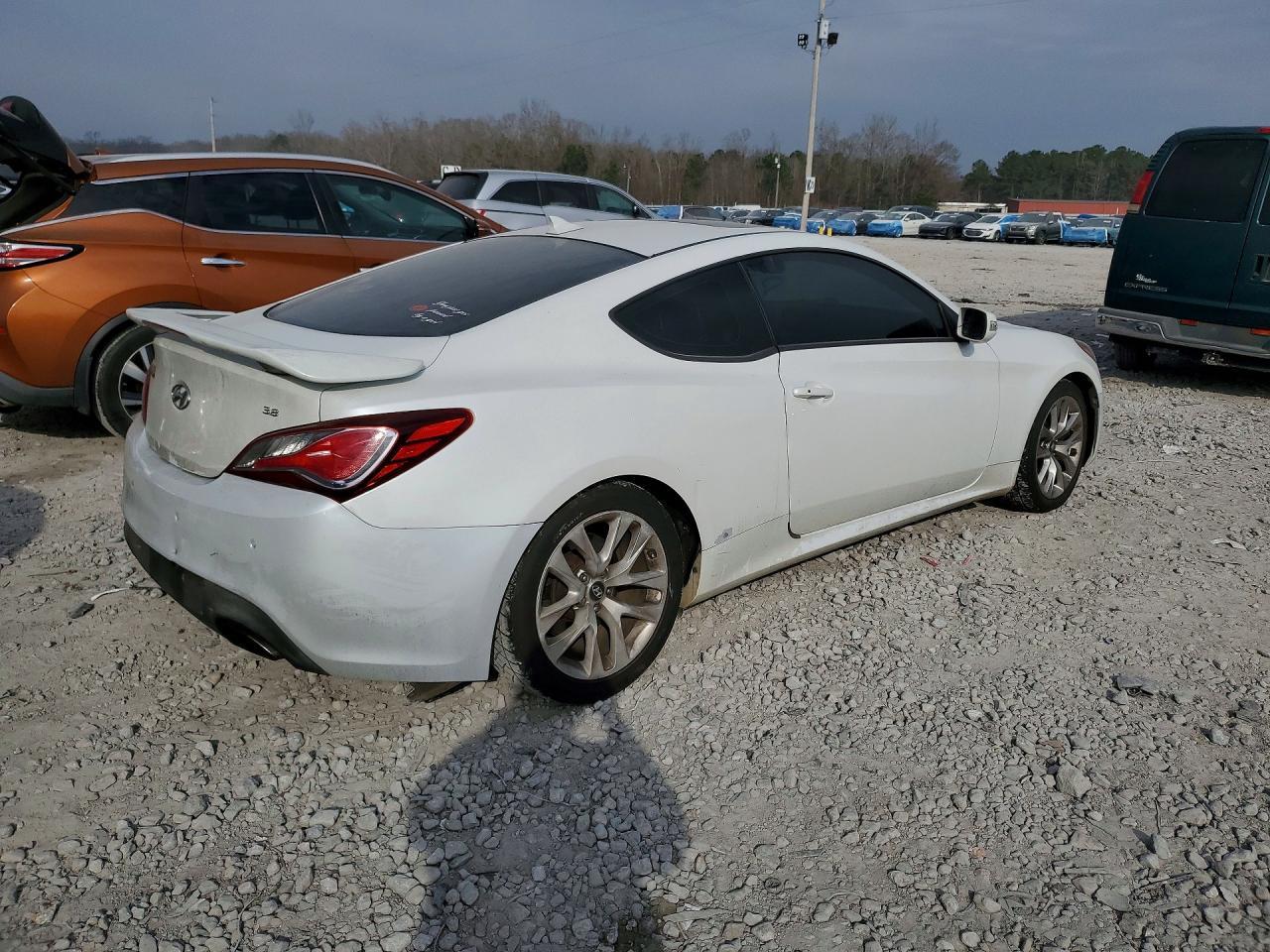 2013 Hyundai Genesis Coupe 3.8L - zdjęcie 3