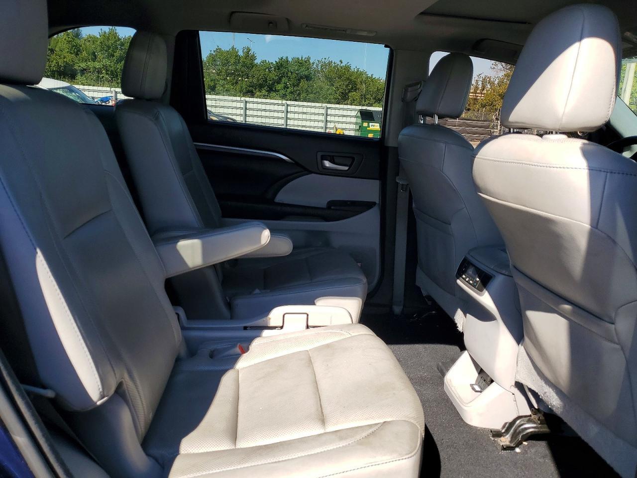 2016 Toyota Highlander Limited - zdjęcie 11