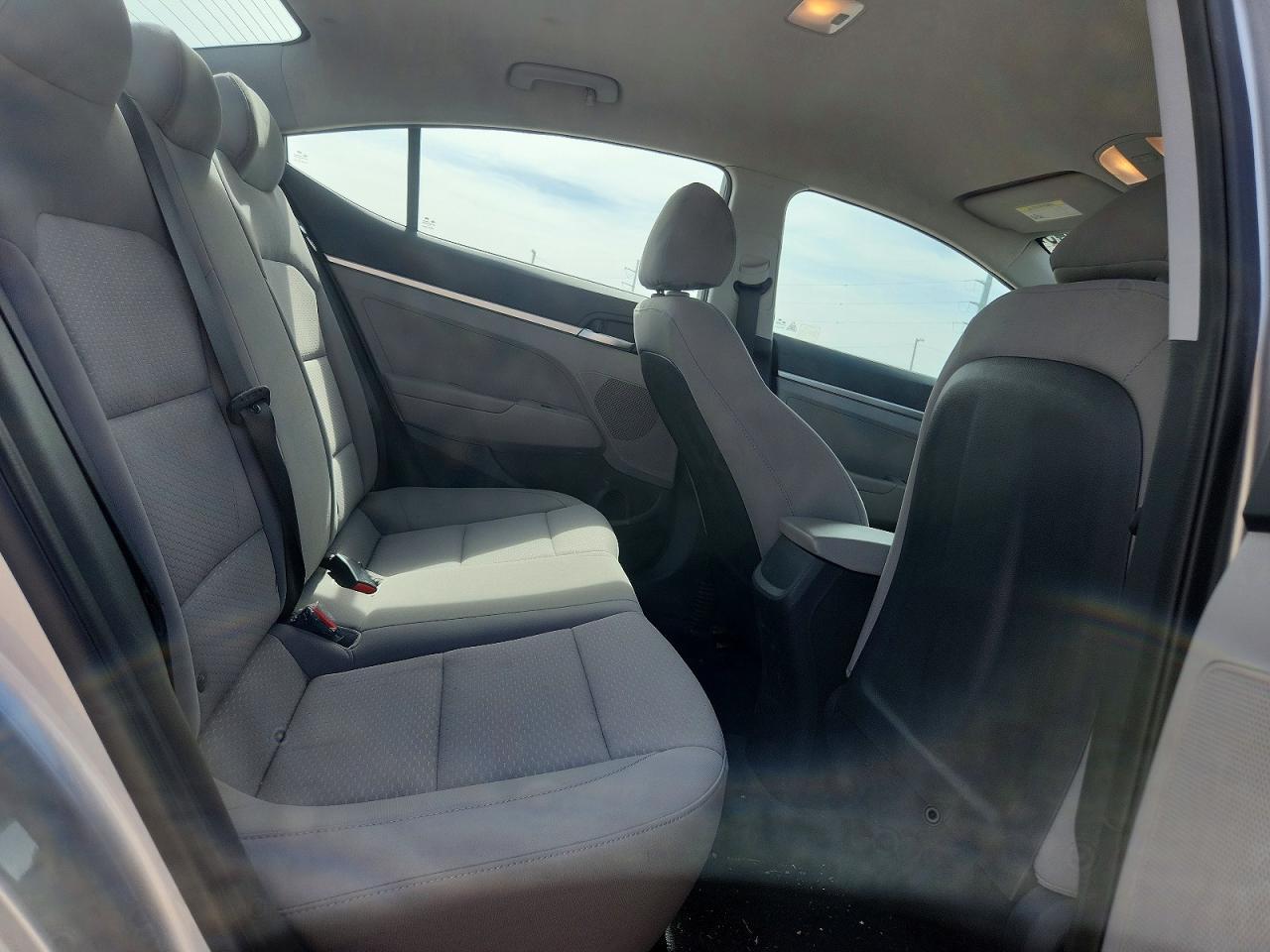 2020 Hyundai Elantra Se - zdjęcie 10