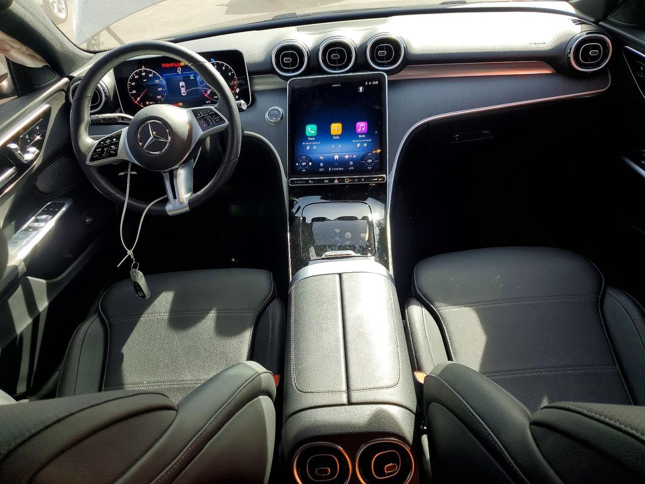 2025 Mercedes-Benz C 300 - zdjęcie 8