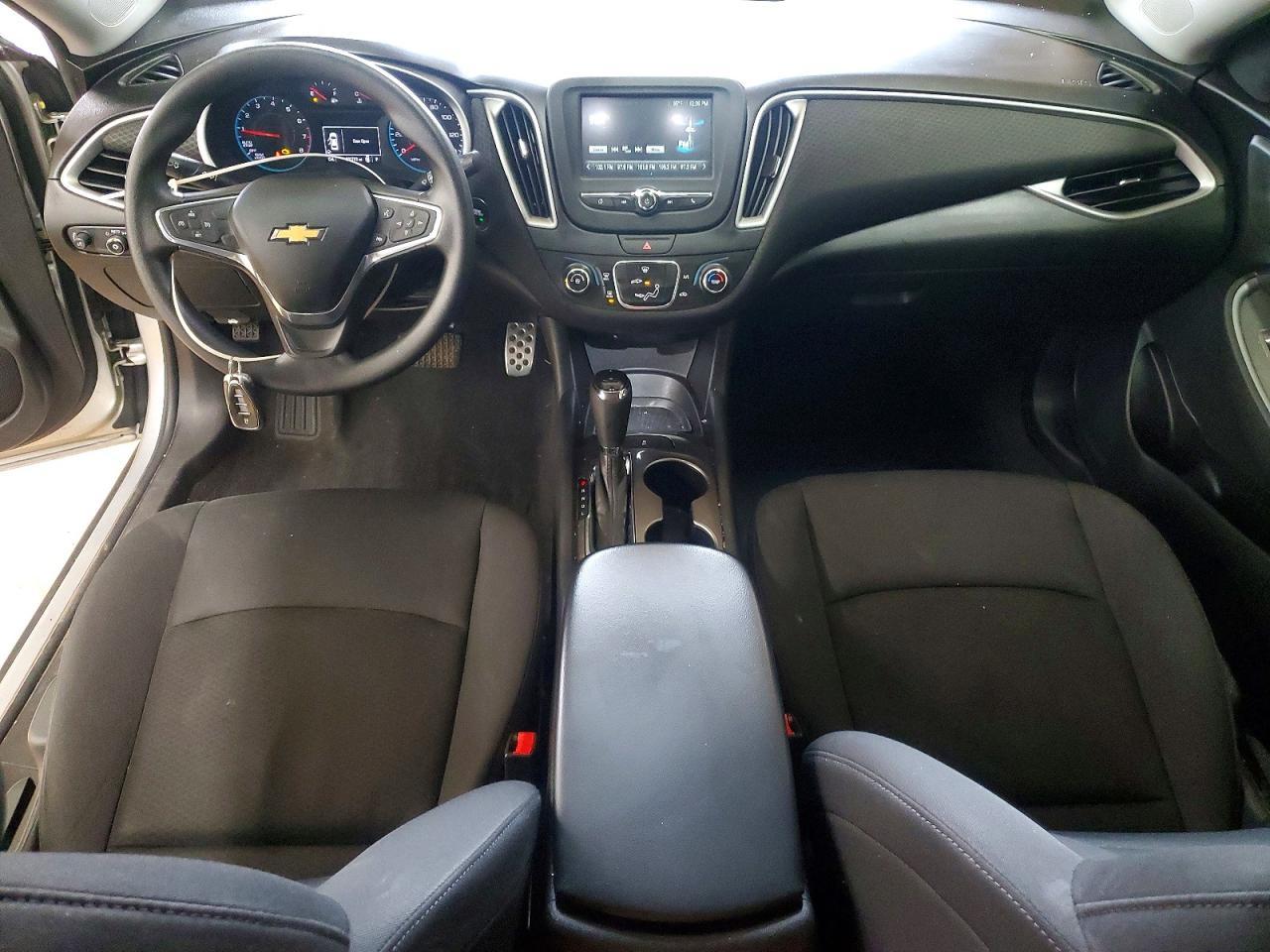 2016 Chevrolet Malibu Ls - zdjęcie 8