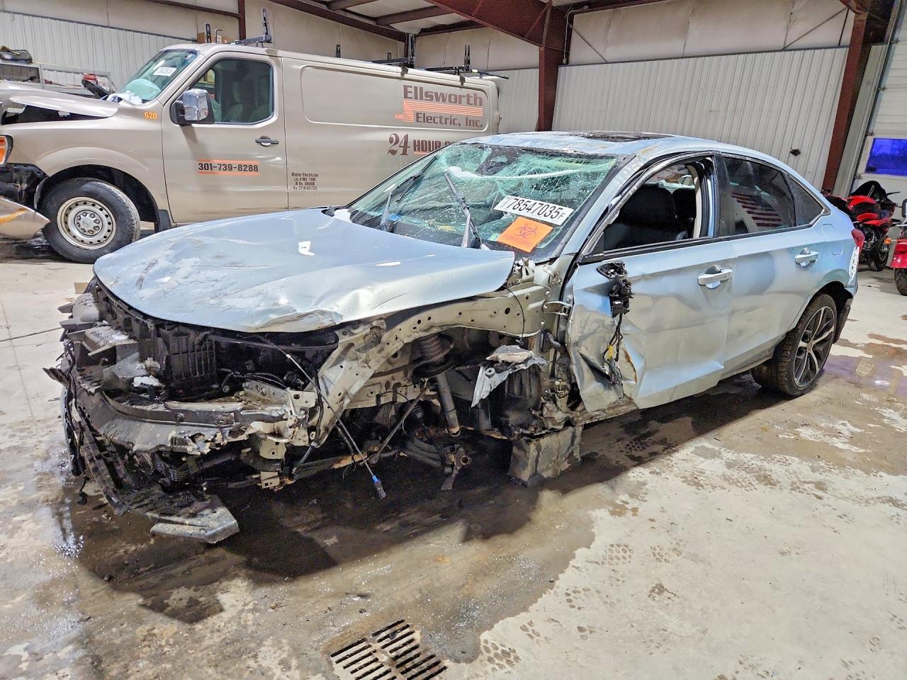 2022 Honda Civic Touring - zdjęcie główne