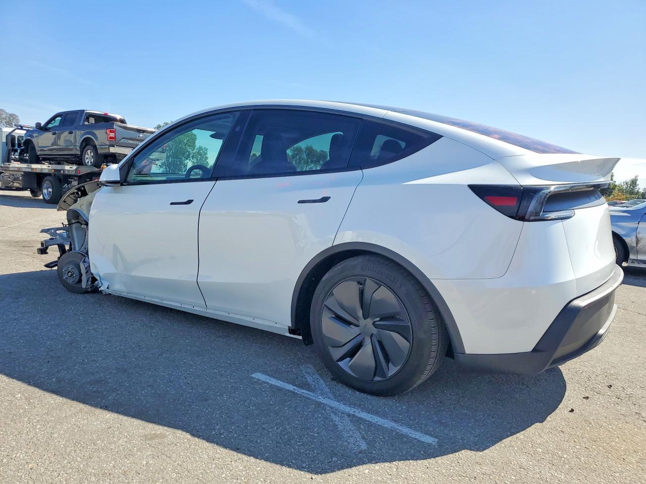 2026 Tesla Model Y - zdjęcie 2