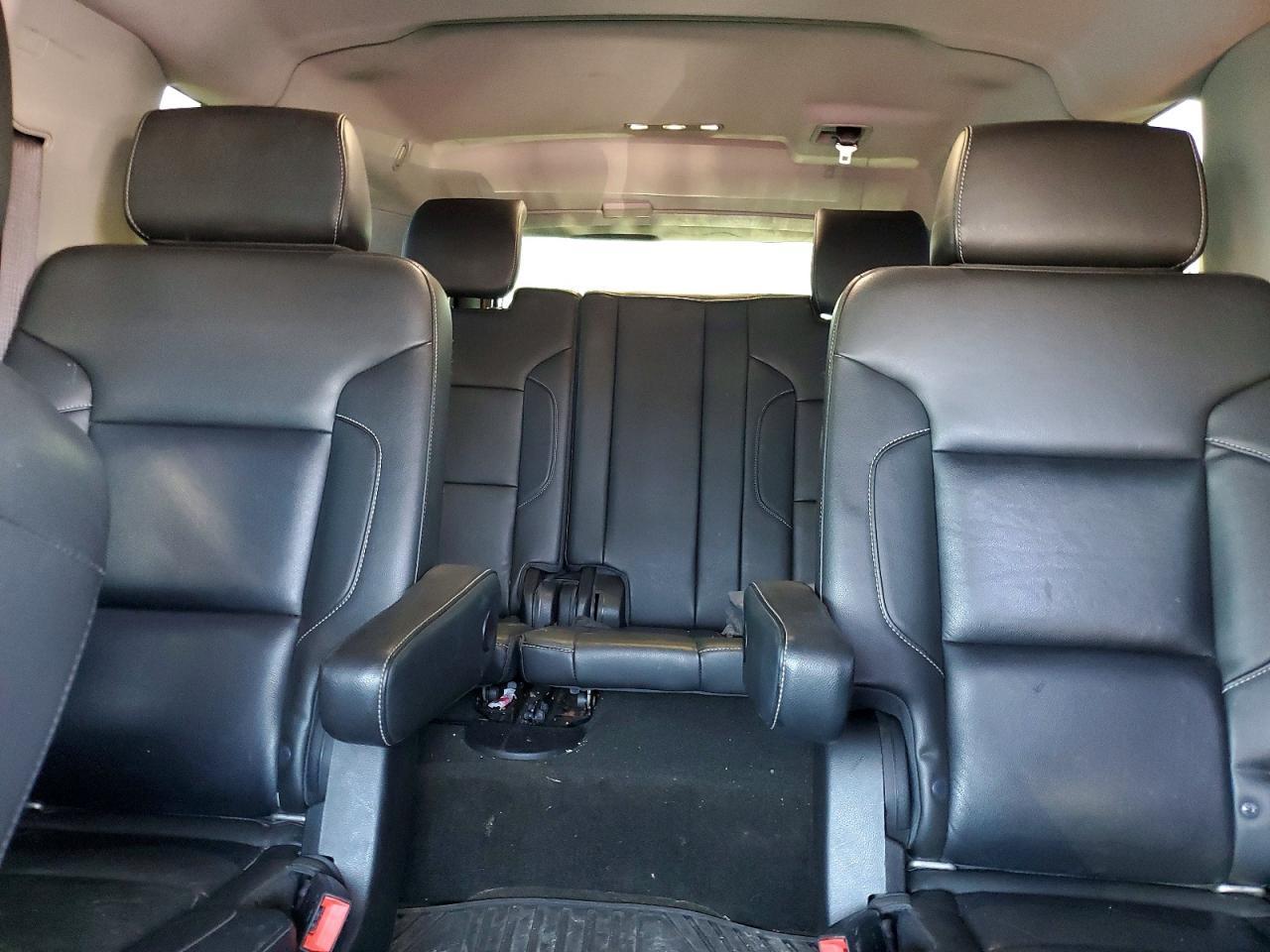 2016 Chevrolet Suburban K1500 Lt - zdjęcie 10