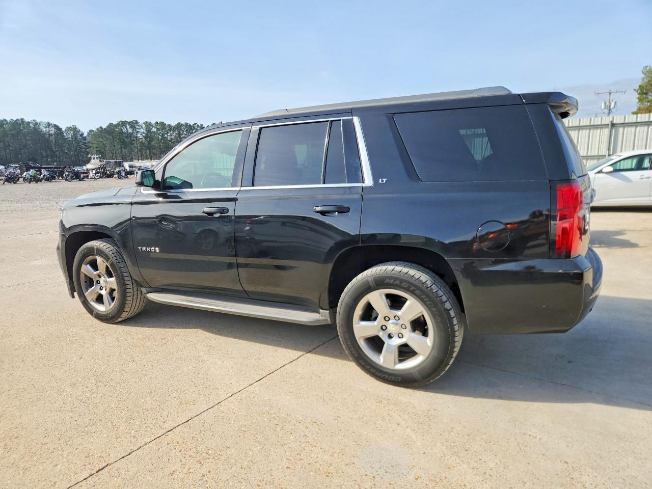 2015 Chevrolet Tahoe C1500 Lt - zdjęcie 2