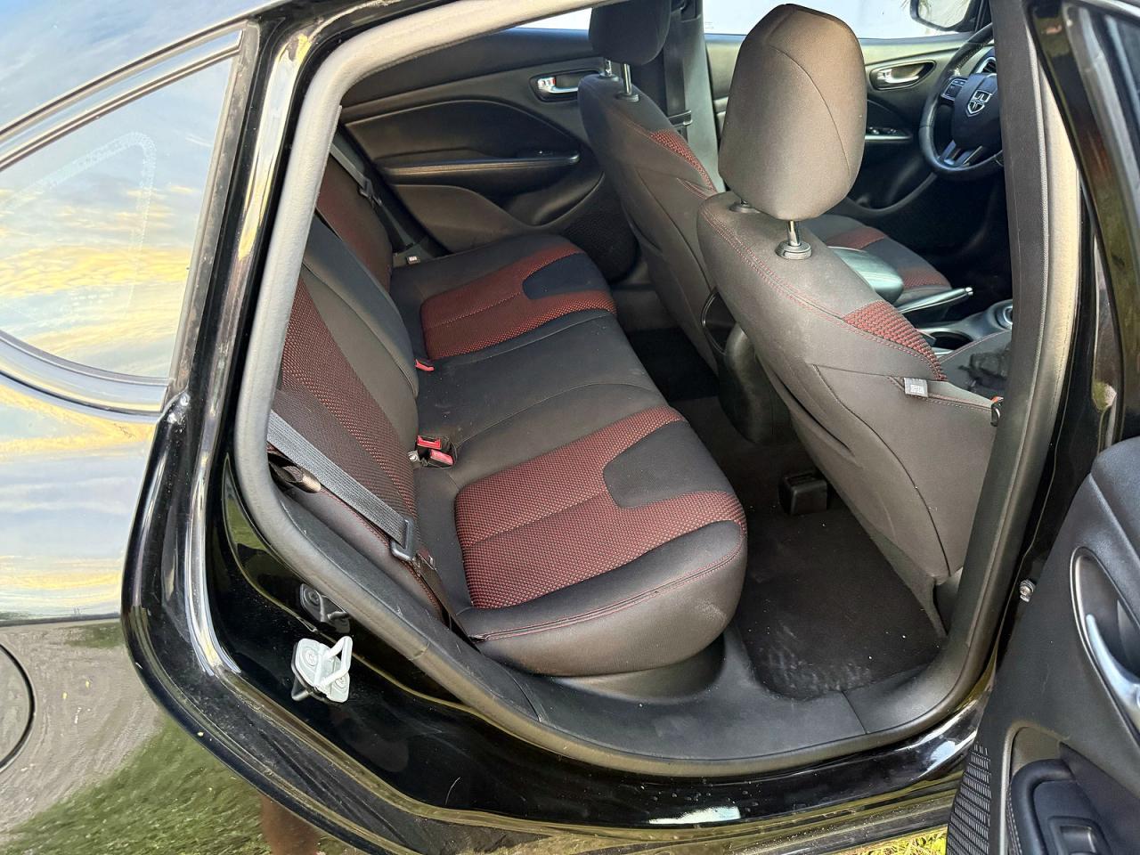 2016 Dodge Dart Sxt - zdjęcie 6