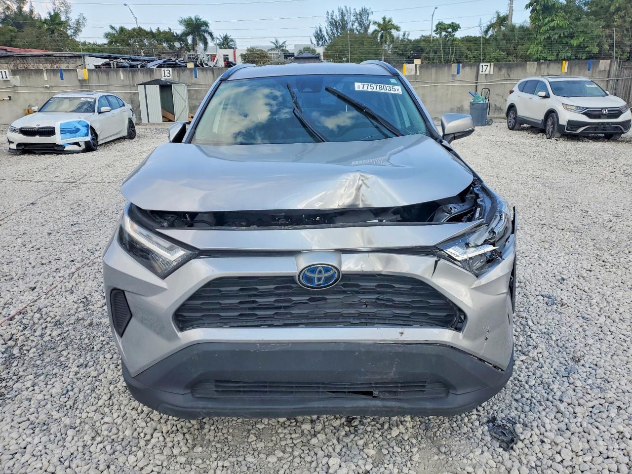 2024 Toyota Rav4 Hybrid Le - zdjęcie 5