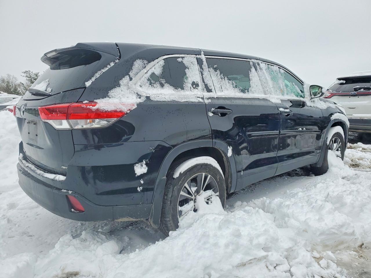 2019 Toyota Highlander Le - zdjęcie 3