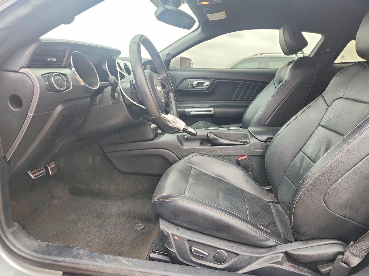 2015 Ford Mustang - zdjęcie 7