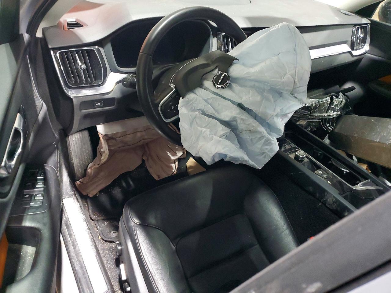 2024 Volvo S60 Core - zdjęcie 8