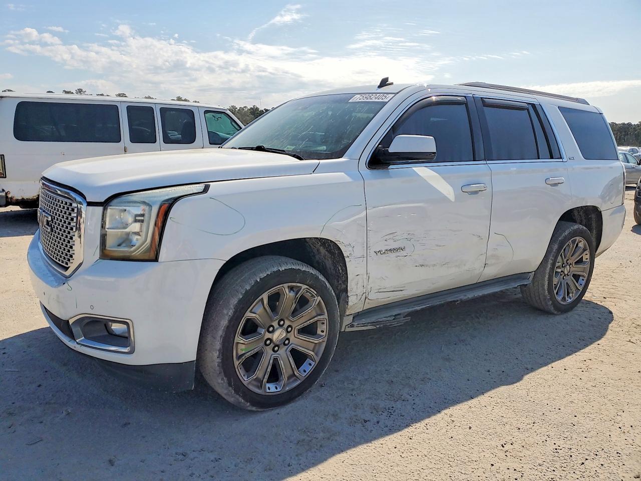 2015 GMC Yukon Slt - zdjęcie główne
