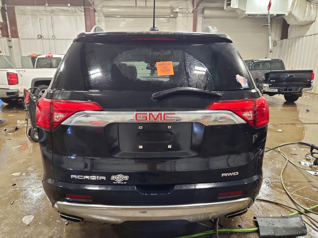 2017 GMC Acadia Denali - zdjęcie 6
