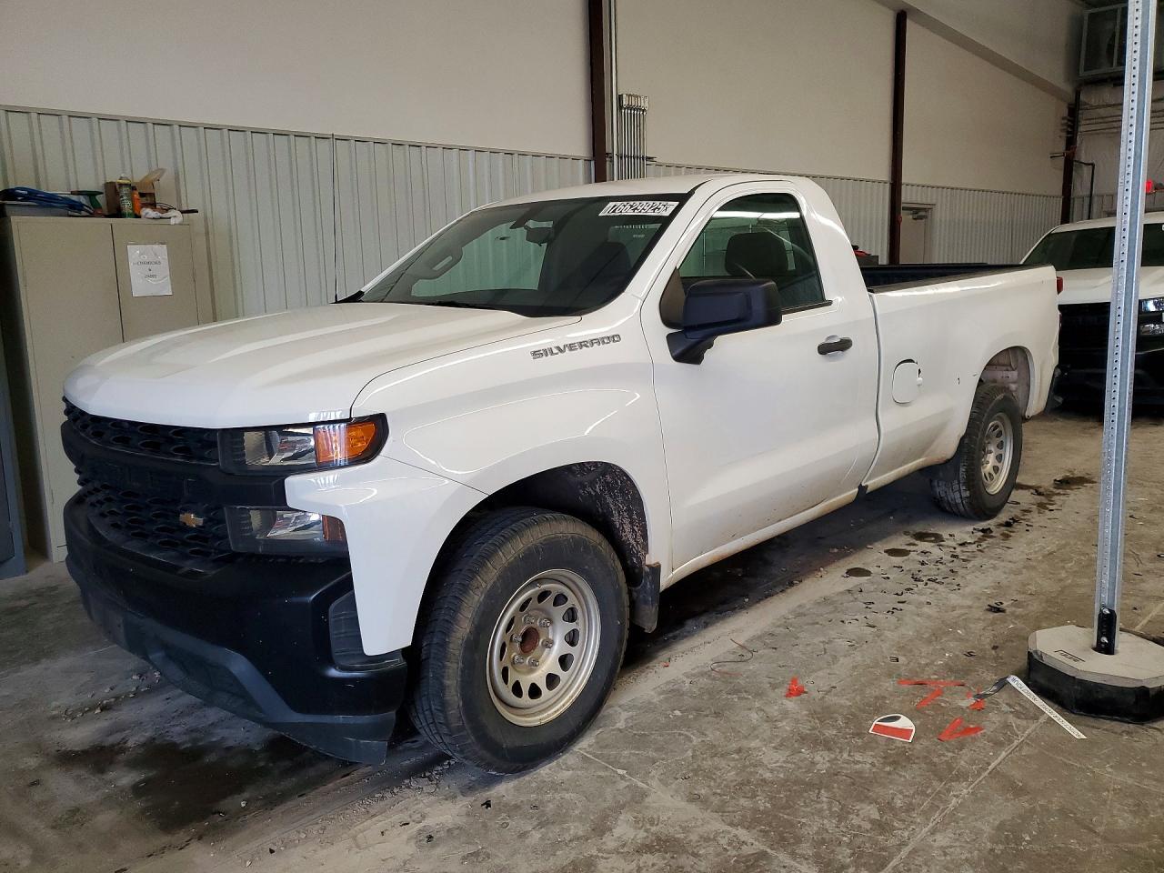 2020 Chevrolet Silverado C1500 - zdjęcie główne