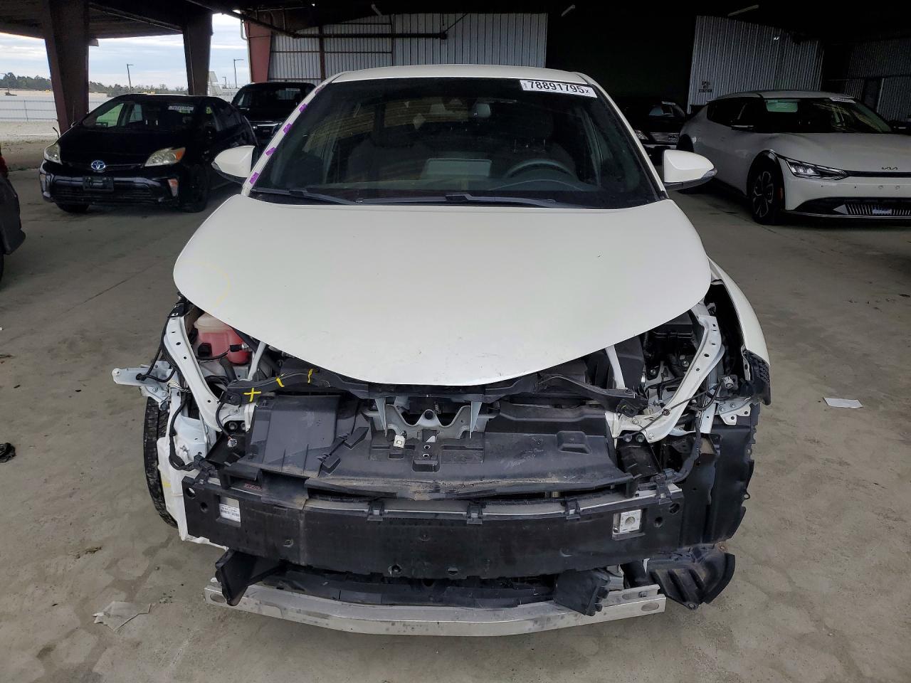 2019 Toyota C-Hr Le - zdjęcie 5