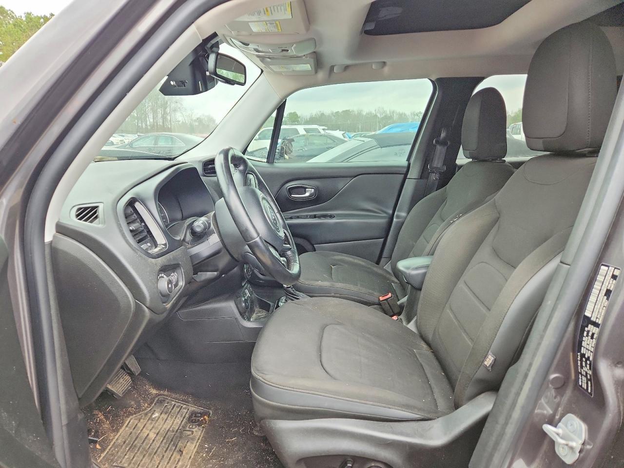 2016 Jeep Renegade Latitude - zdjęcie 7