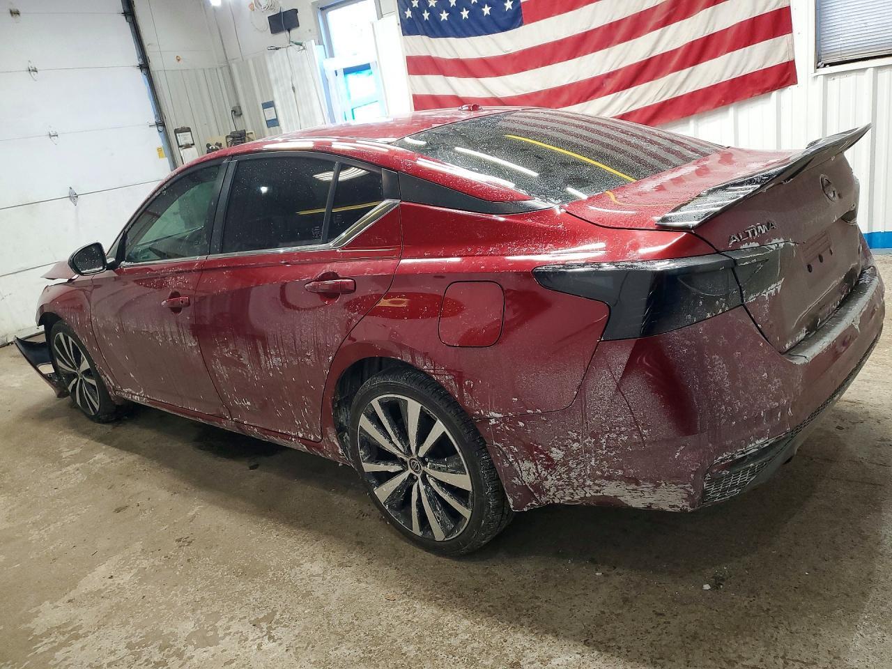 2020 Nissan Altima Sr - zdjęcie 2