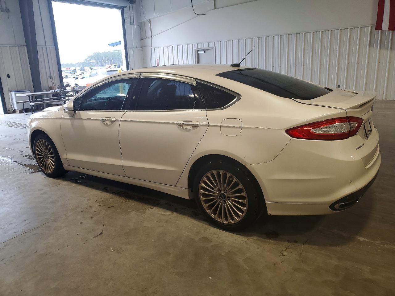 2016 Ford Fusion Titanium - zdjęcie 2