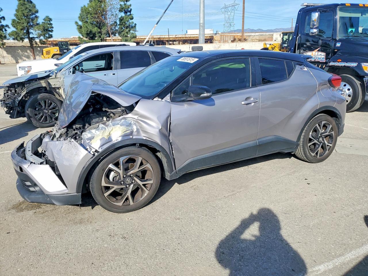2019 Toyota C-Hr Xle - zdjęcie główne