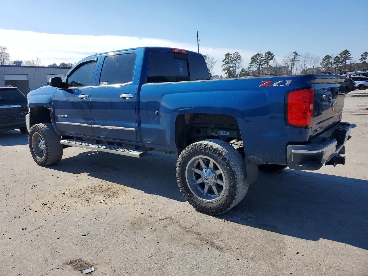 2019 Chevrolet Silverado K2500 Heavy Duty Ltz - zdjęcie 2