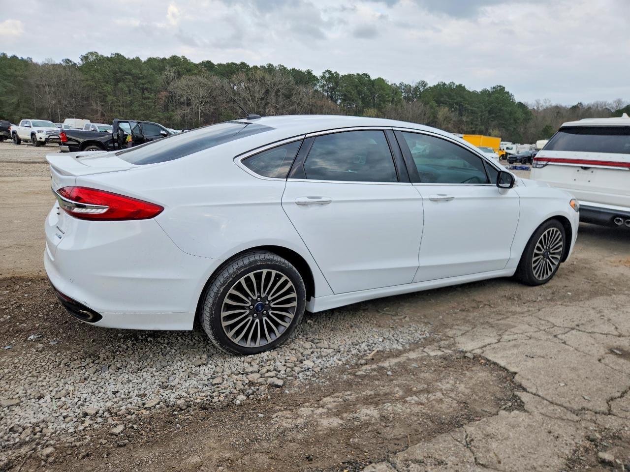 2018 Ford Fusion Titanium - zdjęcie 3