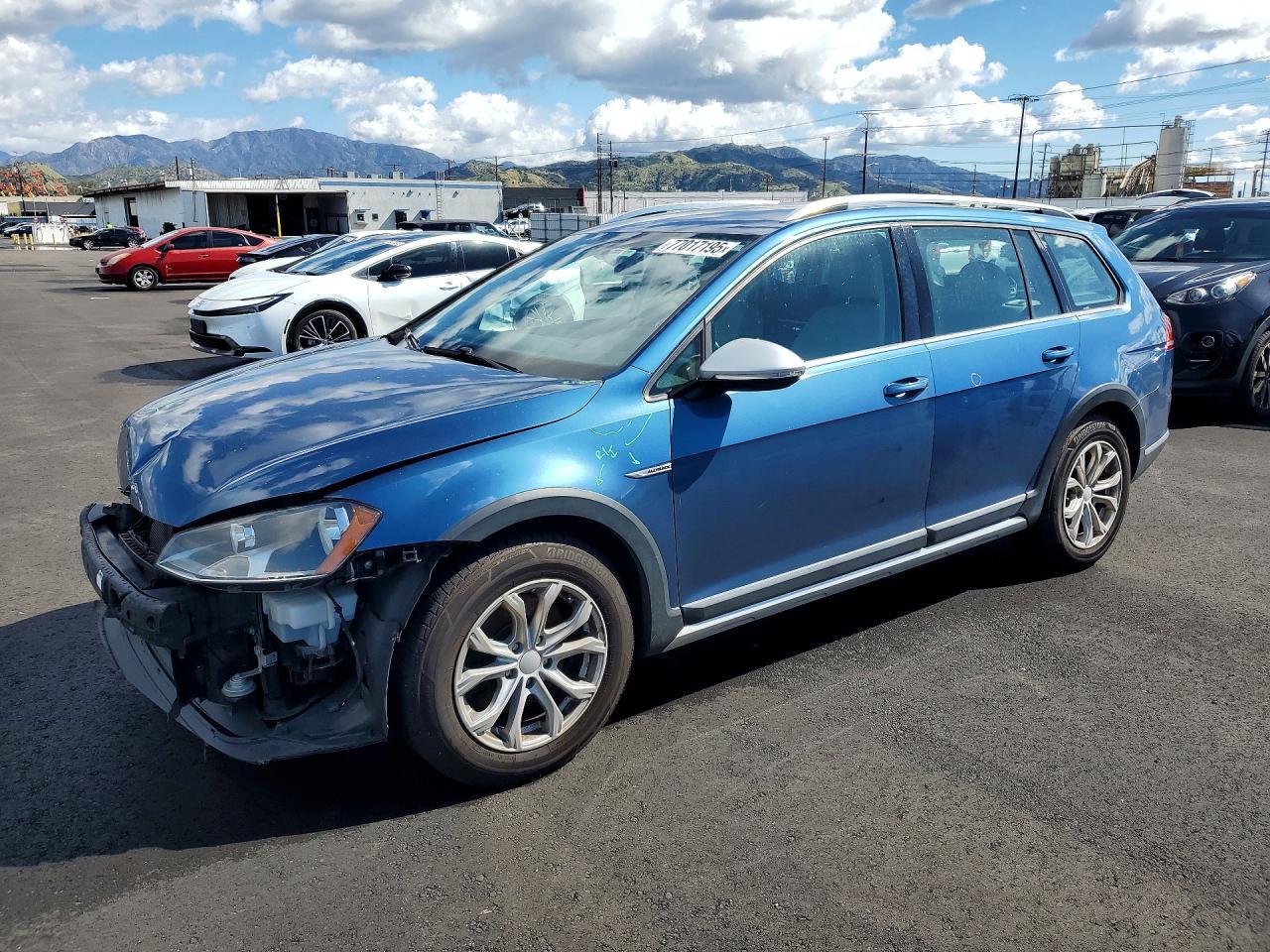 2017 Volkswagen Golf Alltrack S - zdjęcie główne