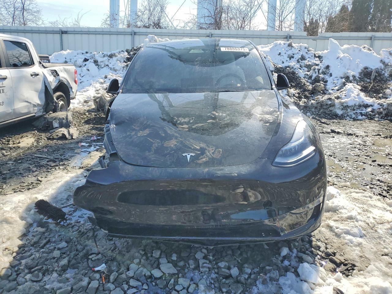 2025 Tesla Model Y - zdjęcie 5