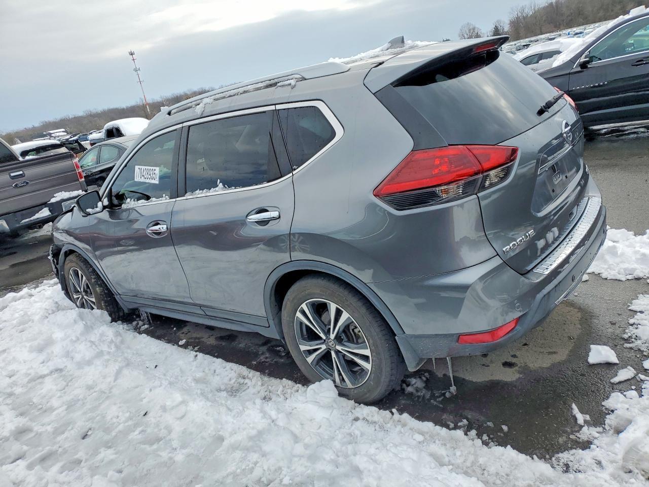 2019 Nissan Rogue S - zdjęcie 2
