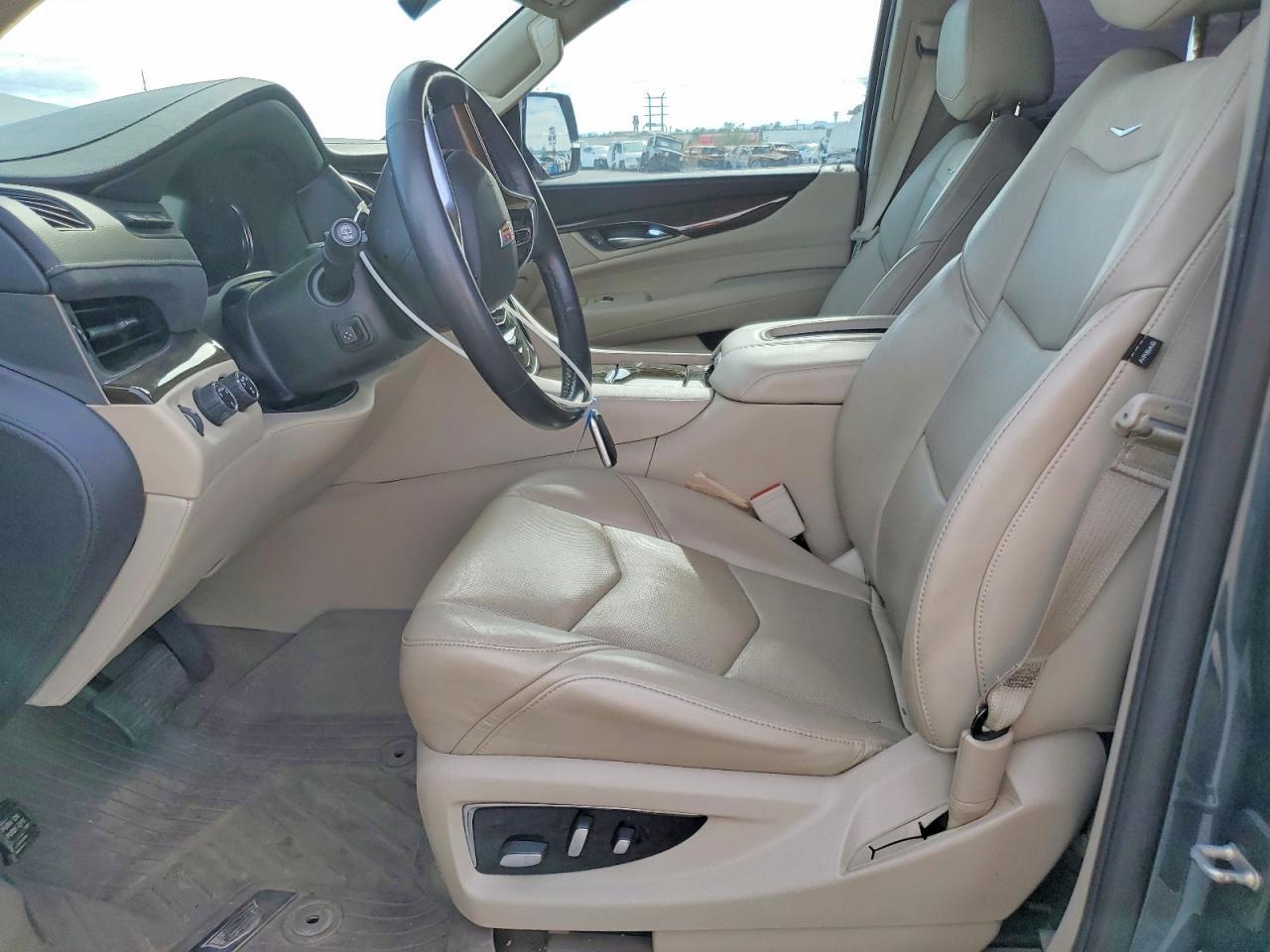 2020 Cadillac Escalade Luxury - zdjęcie 7