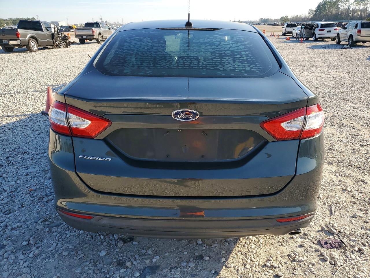 2015 Ford Fusion S - zdjęcie 6