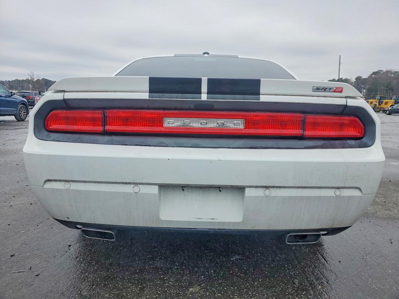 2013 Dodge Challenger Srt-8 - zdjęcie 6