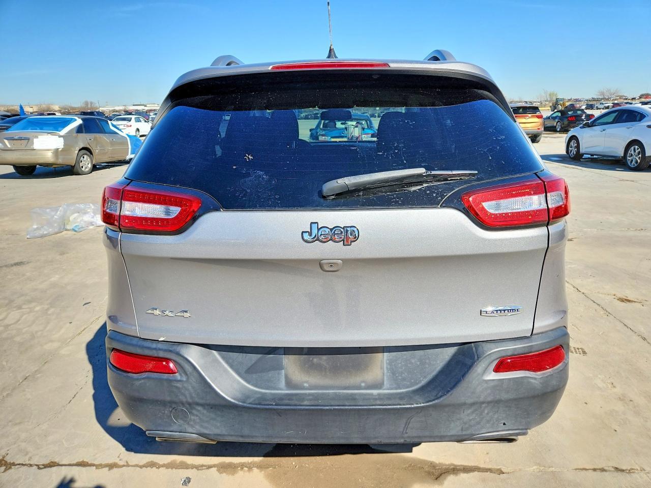 2015 Jeep Cherokee Latitude - zdjęcie 6