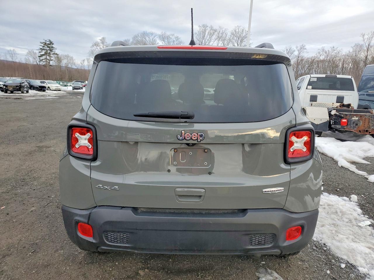 2020 Jeep Renegade Latitude - zdjęcie 6