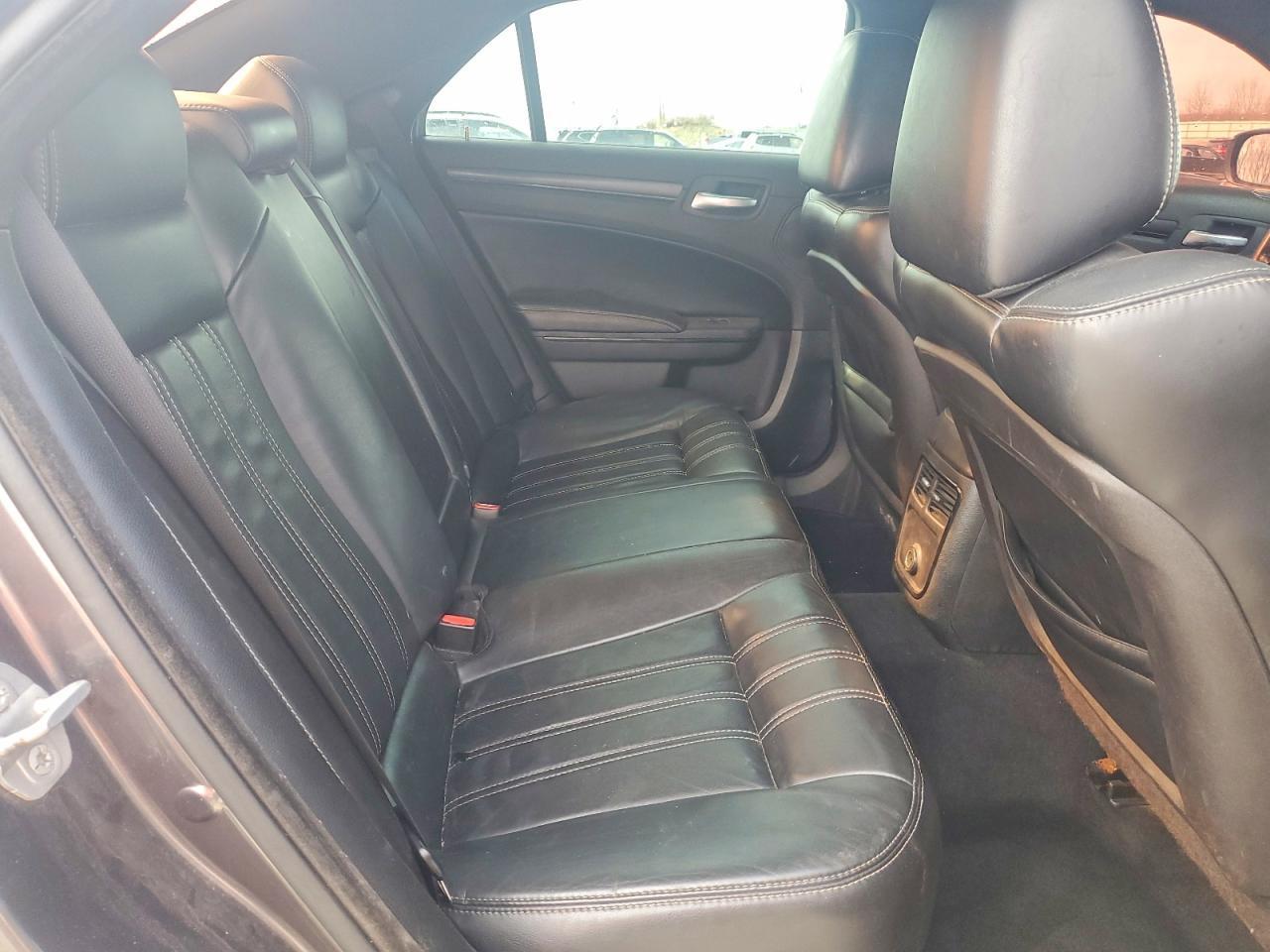 2014 Chrysler 300 S - zdjęcie 10