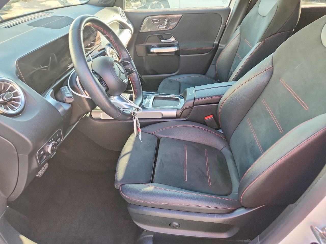 2024 Mercedes-Benz Glb 250 4Matic - zdjęcie 7